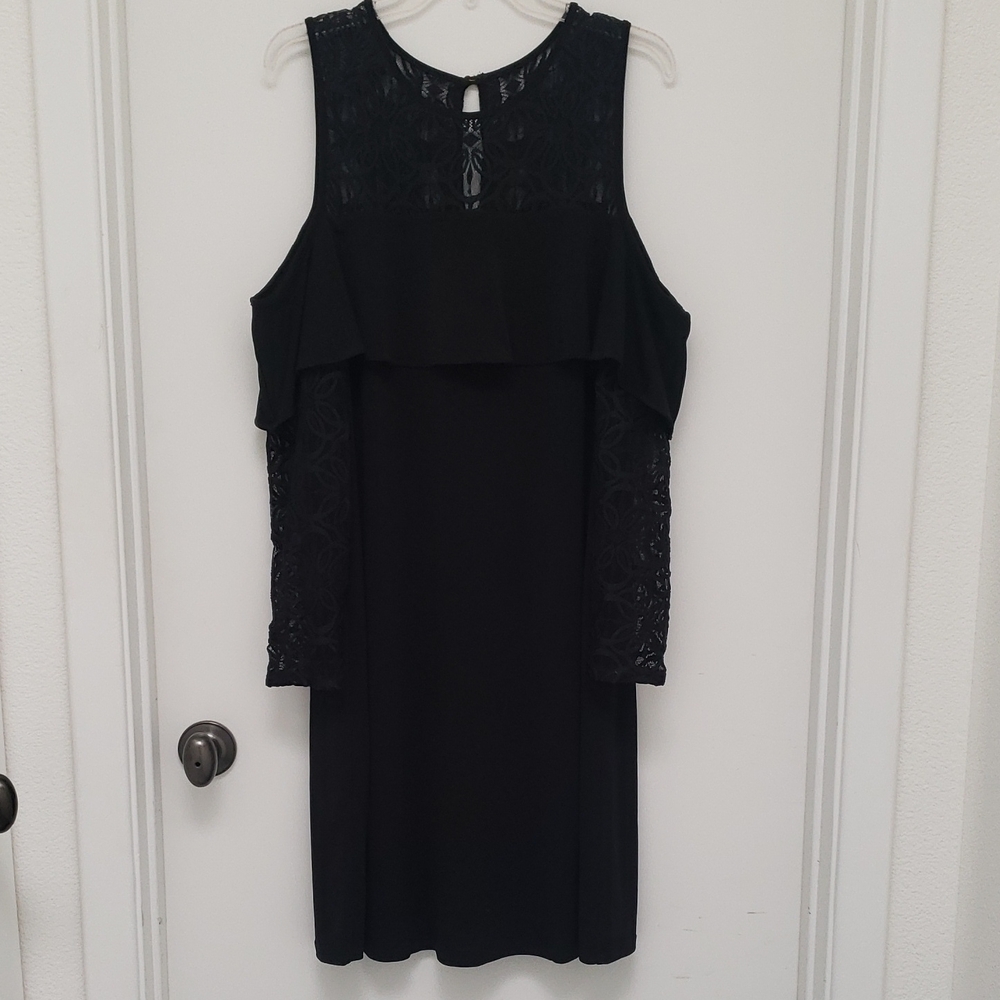 NWT Thalia Sodi Elegant Black Lace Cold Shoulder No Iron Dress